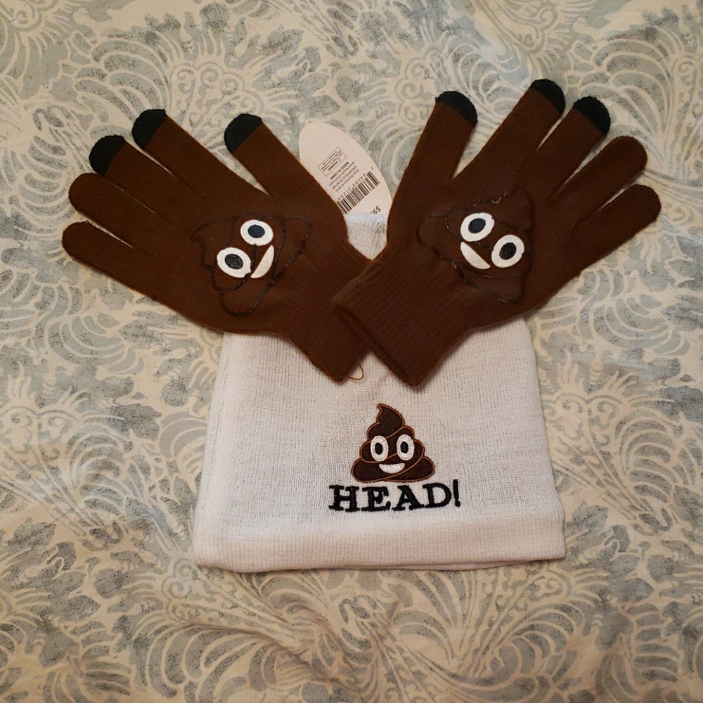 BNWT  Hat and glove set